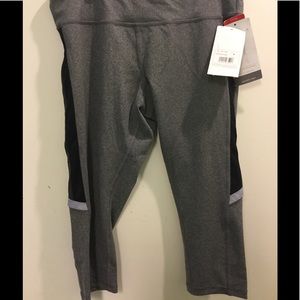 💥SOLD💥 Champion Due Dry Crop Athletic Leggings